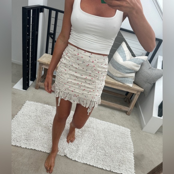 Wild fable cream floral ruched high waste mini skirt casual summer vacation S - Picture 3 of 12
